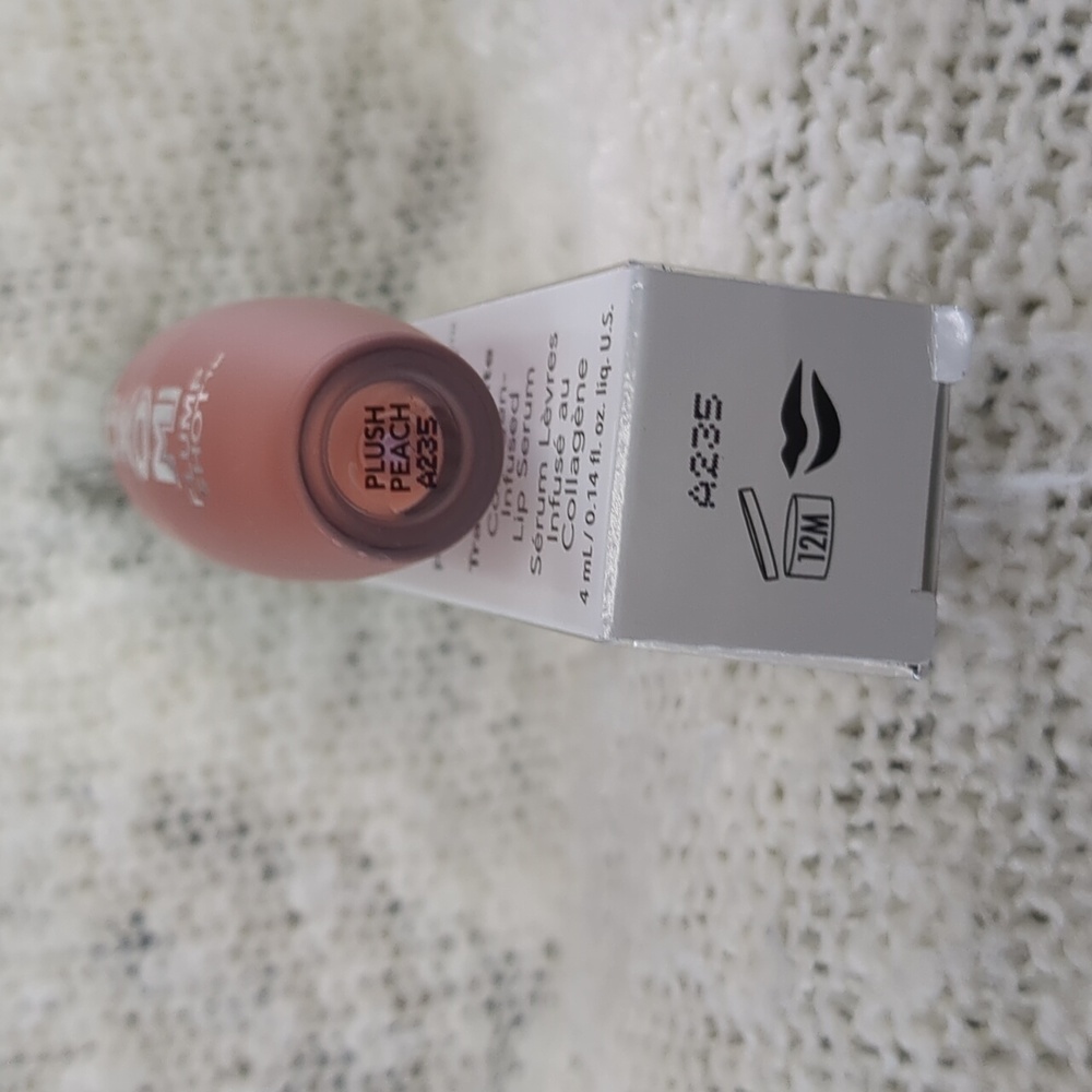 Buxom Plump Shot Sheer Tint in Plush Peach, 4ml/0.14fl oz - Picture 6 of 11